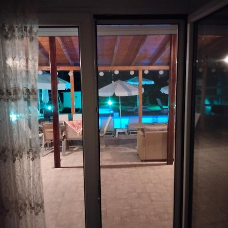 ניאה סקיוני Maria Lemoni Swimming Pool Apartment מראה חיצוני תמונה