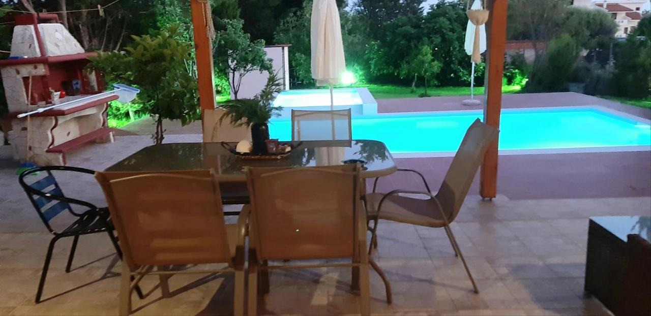 ניאה סקיוני Maria Lemoni Swimming Pool Apartment מראה חיצוני תמונה